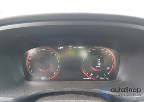 2019 Volvo S60 T6 R-Design z USA, uszkodzony, nr VIN 7JRA22TM4KG004573